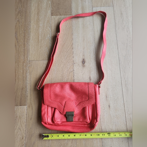 XHILIRATION | Coral colored cross body bag - Picture 6 of 10